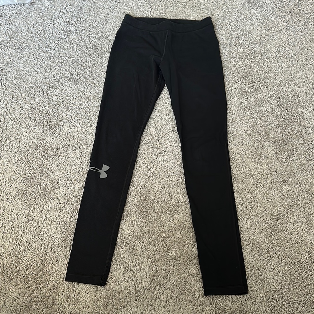 Under Armour black leggings. Size small. Heat gear.